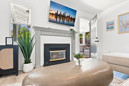 Luxury 5BR Poway Home w/ Hot Tub, Hidden Room, Sleeps 12