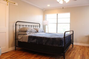 Iron/ironing board, WiFi (free), bed sheets - 7J’s on Pecan - 1 Mile from AT&T Stadium (Arlington)