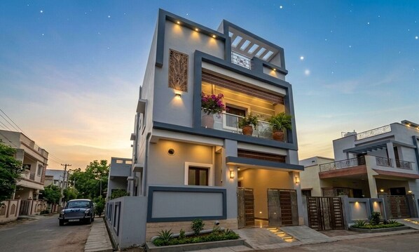 Exterior - Urban white Villa Homestay with 2-bedroom AC in charming Puducherry (Puducherry)
