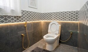 Bathroom - Urban white Villa Homestay with 2-bedroom AC in charming Puducherry (Puducherry)