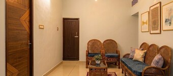 Urban white Villa Homestay with 2-bedroom AC in charming Puducherry