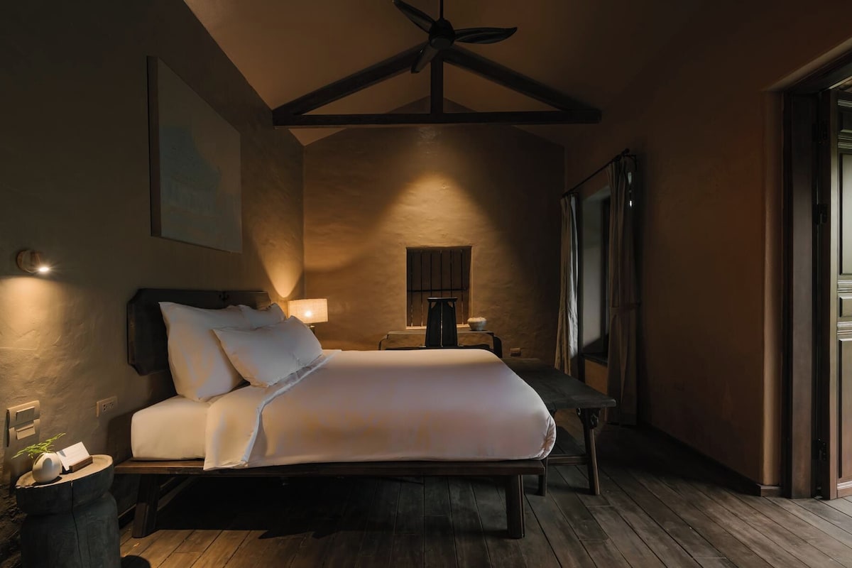 豪華雙人房, 泳池景 | 高級寢具、迷你吧、熨斗/熨衫板、免費 Wi-Fi
