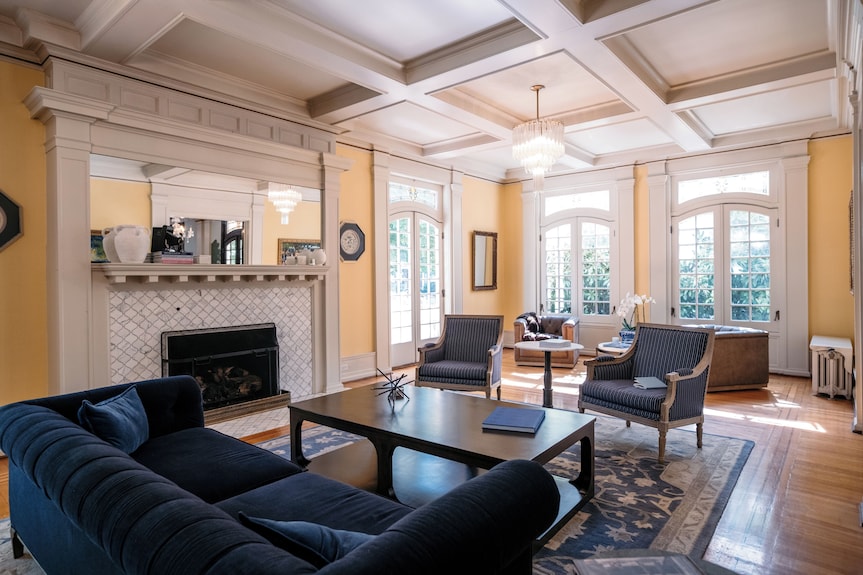 The Full Carriage House @ Portland's White House - Portland, OR