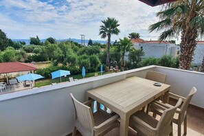 Outdoor dining - Villa Ilios Pefkohori (Kassandra)
