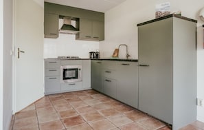 Private kitchen - 3 bedroom beautiful home in Uitgeest (Uitgeest)