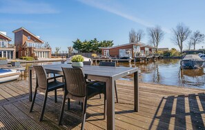 Outdoor dining - 3 bedroom beautiful home in Uitgeest (Uitgeest)