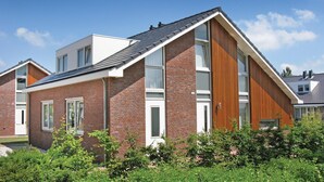 Unclassified image, 3 of 25, button - Nice home in Uitgeest with WiFi (Uitgeest)