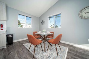 Dining - Stylish 3BR LA Home Near Beverly Hills, LACMA & The Grove (Los Angeles)