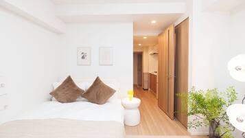 Basic Double Room | Iron/ironing board (on request), free WiFi
