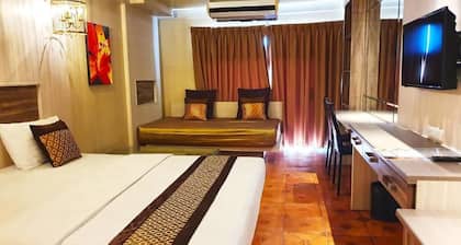 The Montana Lodge - Sathorn