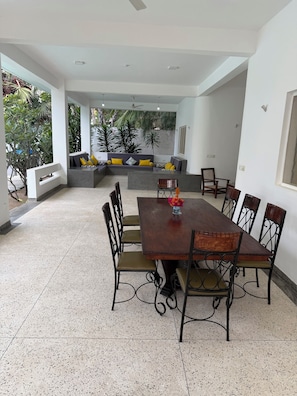 Outdoor dining - Eden Twin Villas : Charming 3-bedroom Beach Villas with pool by the Indian Ocean (Mambrui)