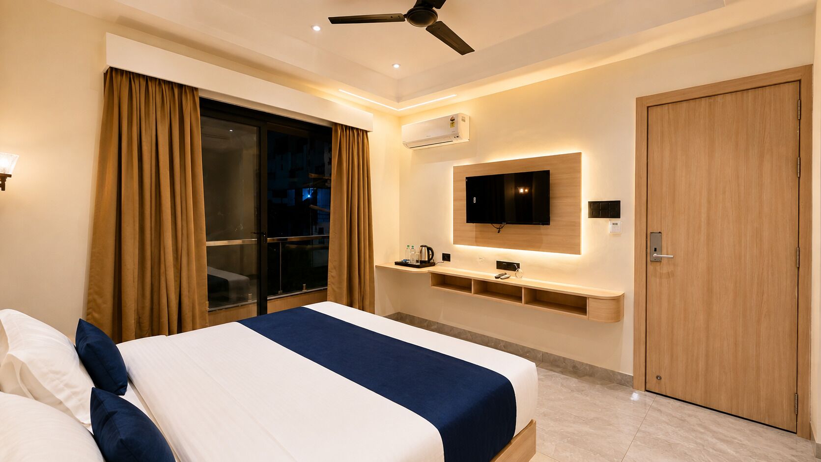Premium Room with Balcony | Soundproofing, free WiFi, bed sheets