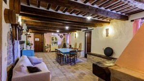 Interior - Stunning home in Monte San Martino (Monte San Martino)