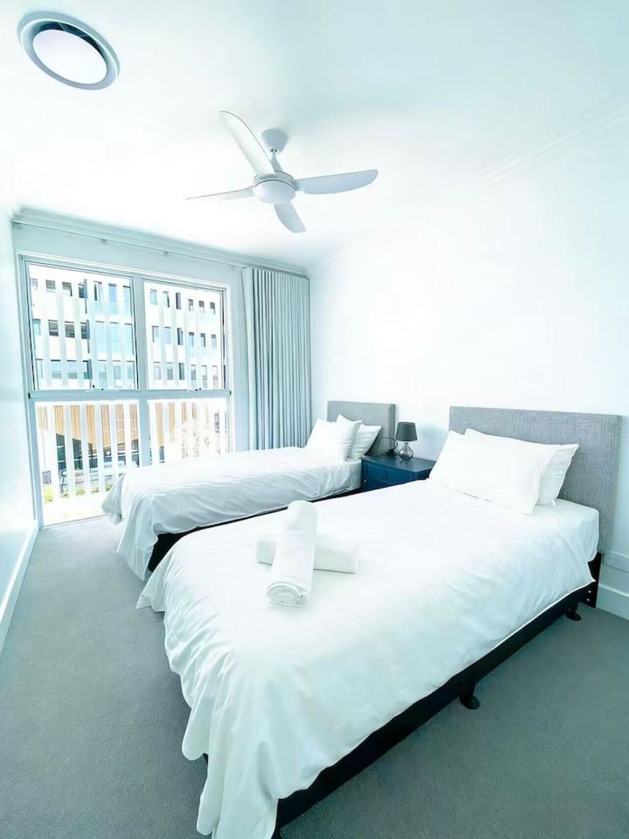 Desk, iron/ironing board, WiFi, bed sheets