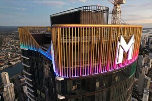 Exterior - Meriton L47 with SeaViews and CarPark (Surfers Paradise)