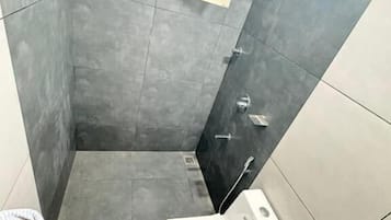 Shower, free toiletries, towels, soap