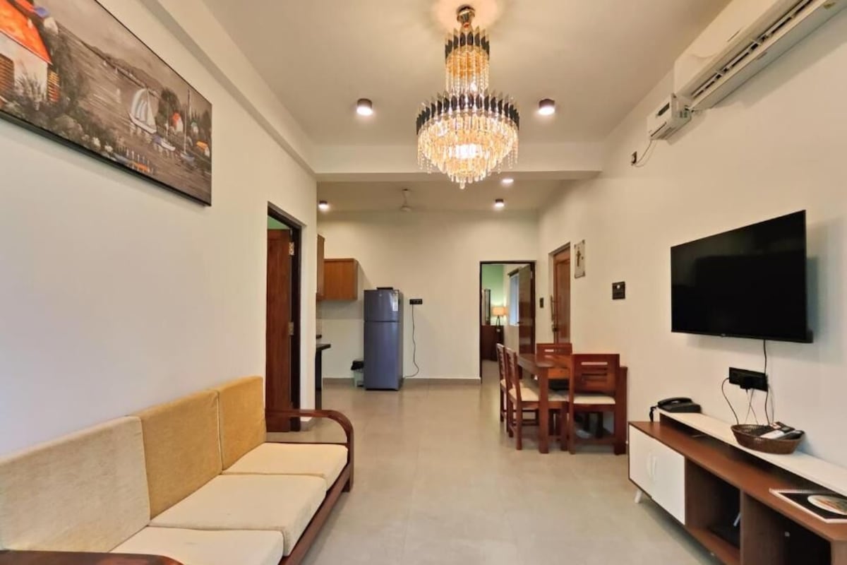 Villa, 2 Bedrooms, Balcony | Desk, laptop workspace, WiFi (free)