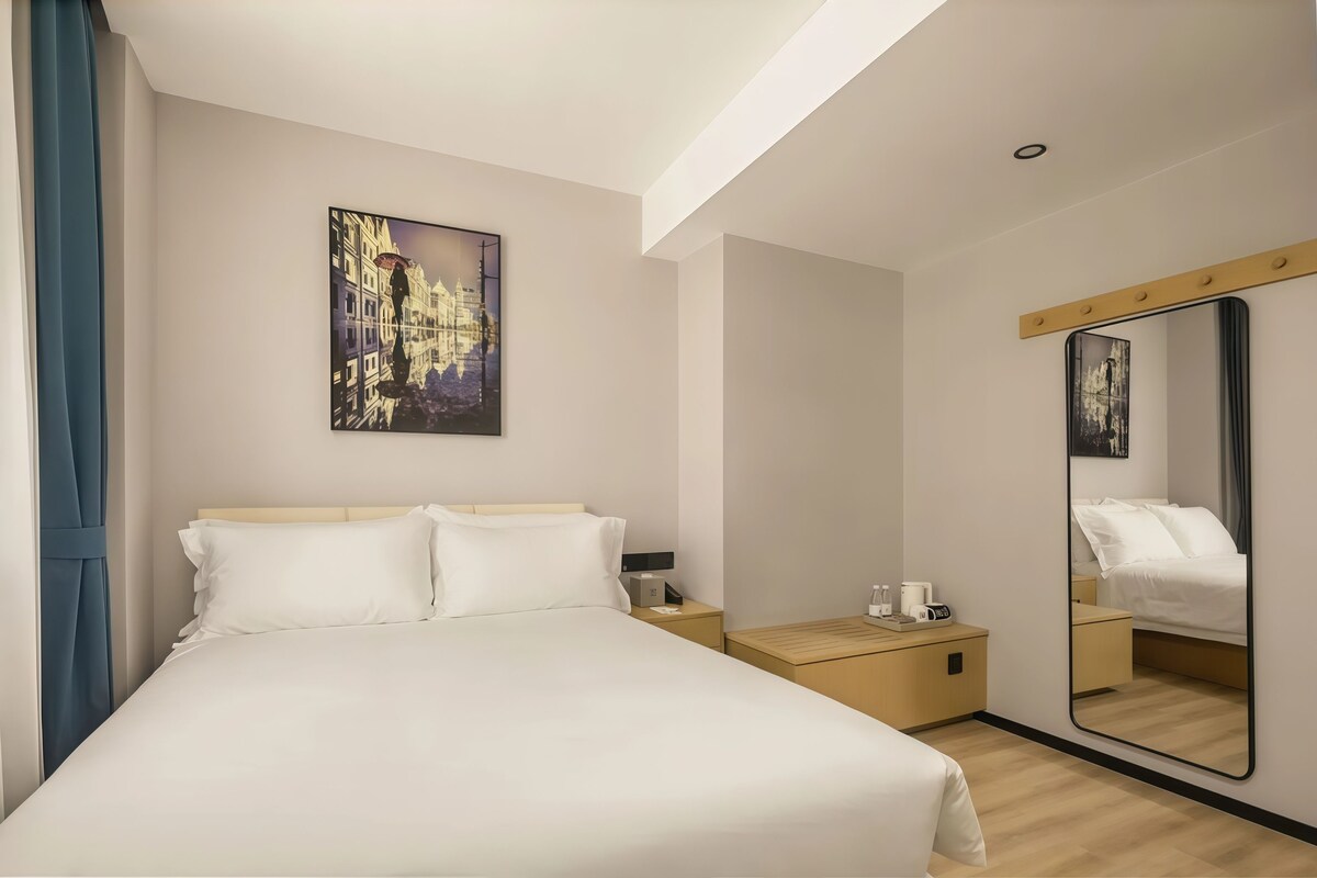 Basic Double Room | Blackout drapes, WiFi (free), bed sheets