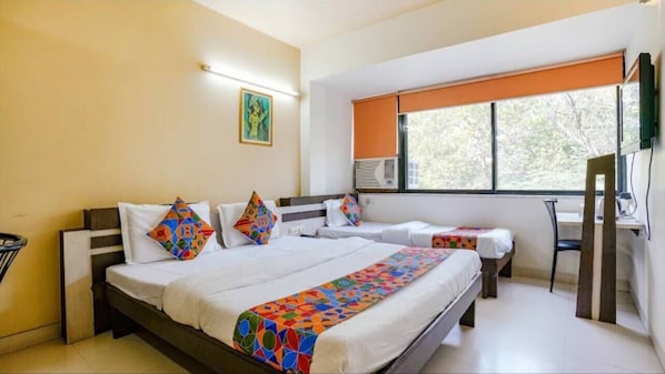 Room - Hotel Samrat (Nashik)