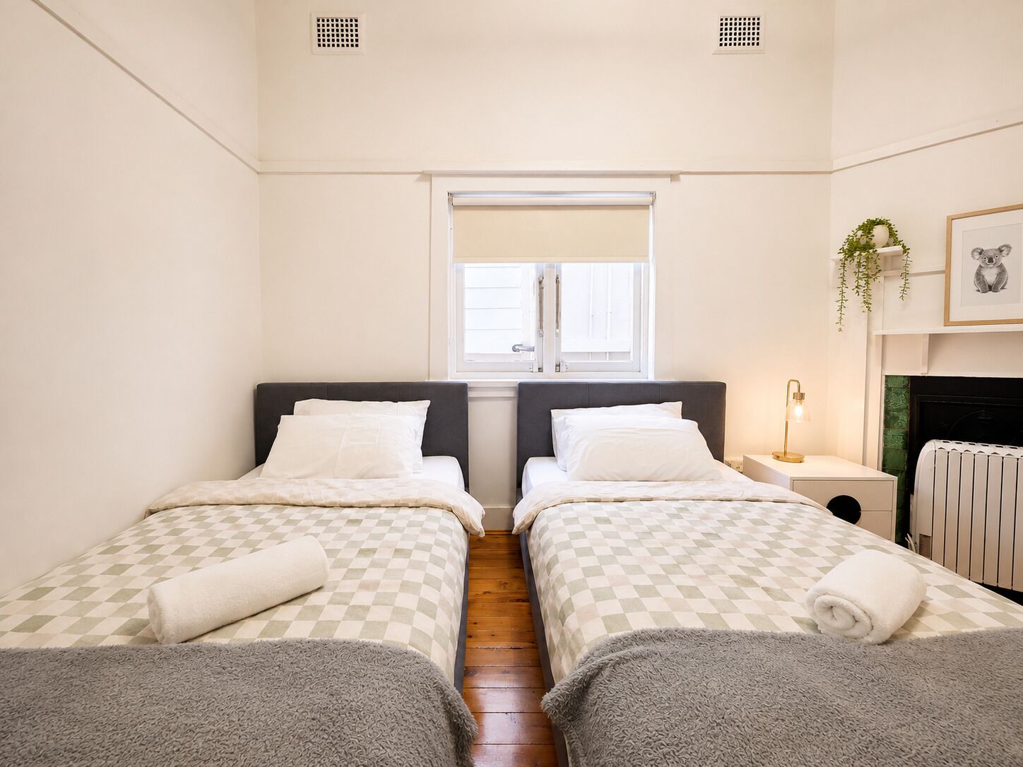 Iron/ironing board, Internet, bed sheets