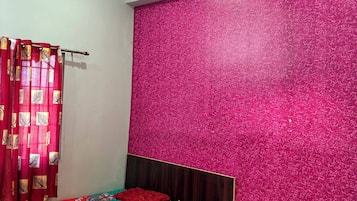 Double Room | Rollaway beds (surcharge), WiFi (free), bed sheets