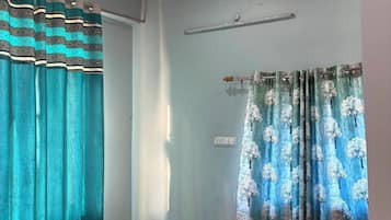 Double Room | Rollaway beds (surcharge), WiFi (free), bed sheets