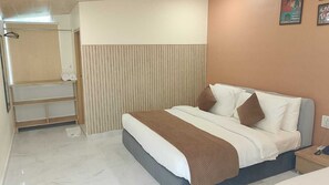 Desk, free WiFi - Soul Forest Resort Rishikesh (Shivpuri Range)