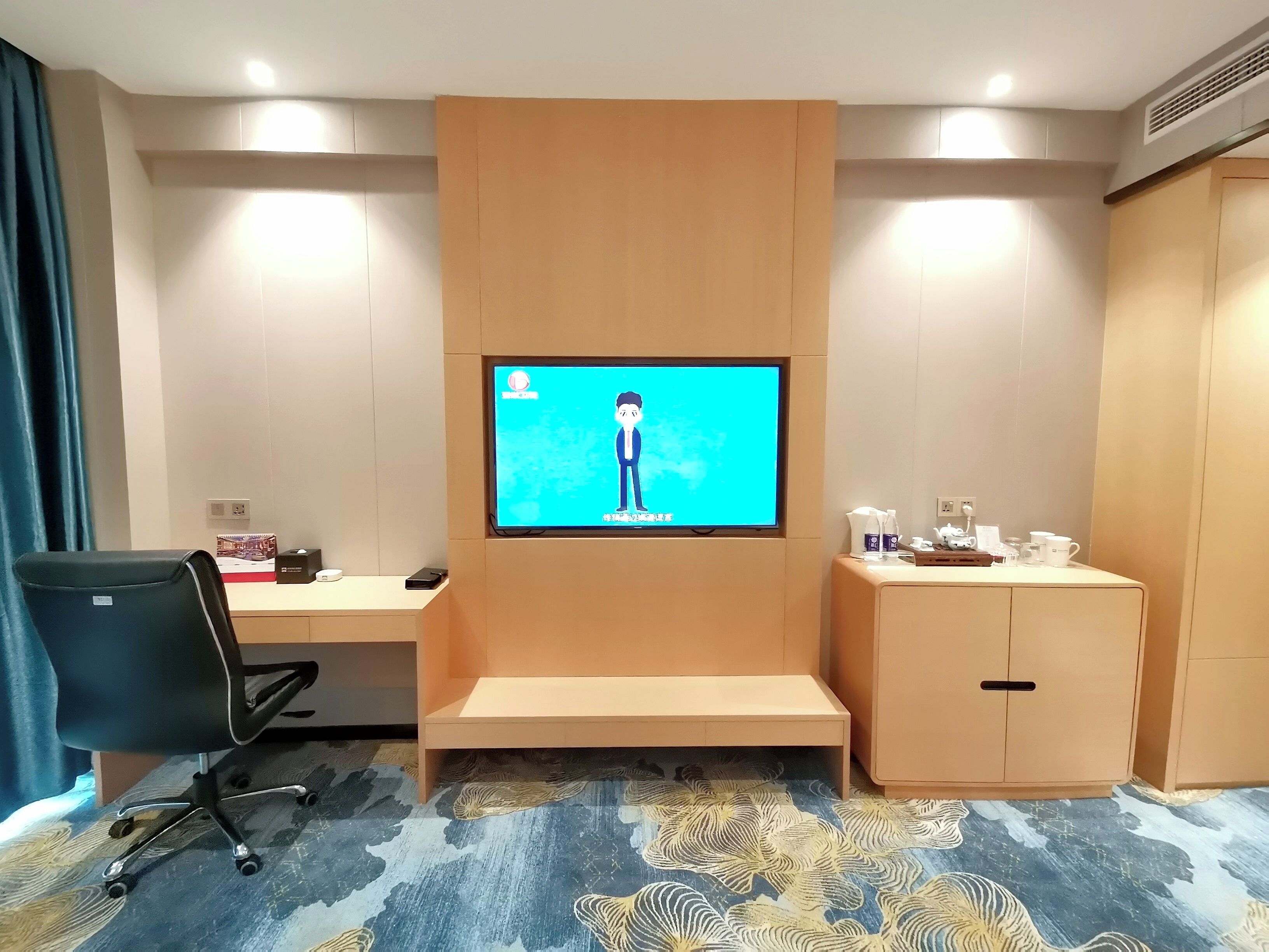 Habitación superior con 2 camas individuales, vistas a la montaña | Escritorio, espacio para trabajar con un portátil, wifi gratis