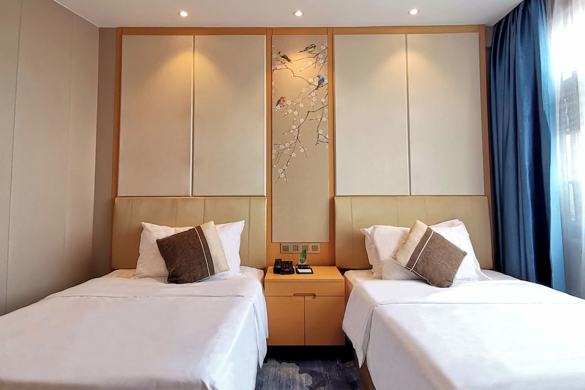 Desk, laptop workspace, free WiFi, bed sheets