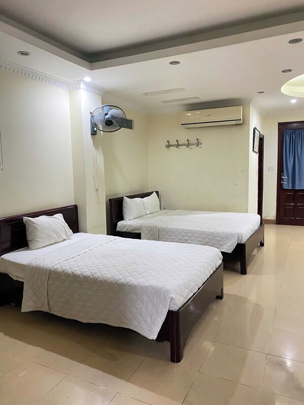 Family Double or Twin Room, Private Bathroom - Ruby Luxury Hotel (Cau Giay)