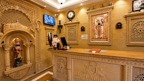 Quầy tiếp tân