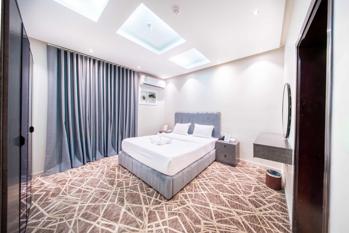 Minibar, blackout drapes, iron/ironing board (on request), WiFi (free)