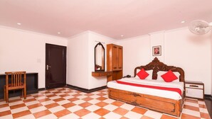 Doppelzimmer, Balkon, Stadtblick