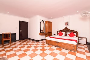 Double Room, Balcony, City View | Desk, free WiFi - Roomshala Heritage Residency  (Delhi)