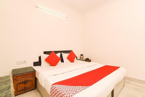 Roomshala Heritage Residency 