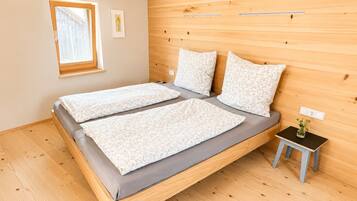 WiFi, bed sheets
