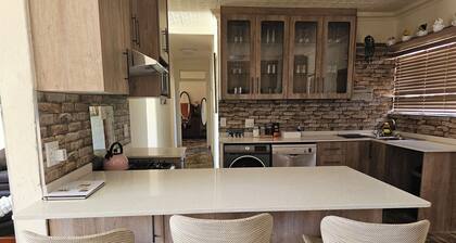 Christi-Lue Villa Guest House