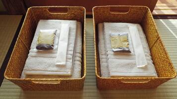 Bathroom amenities