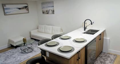 Sweet Home Escape 2BR guest suite