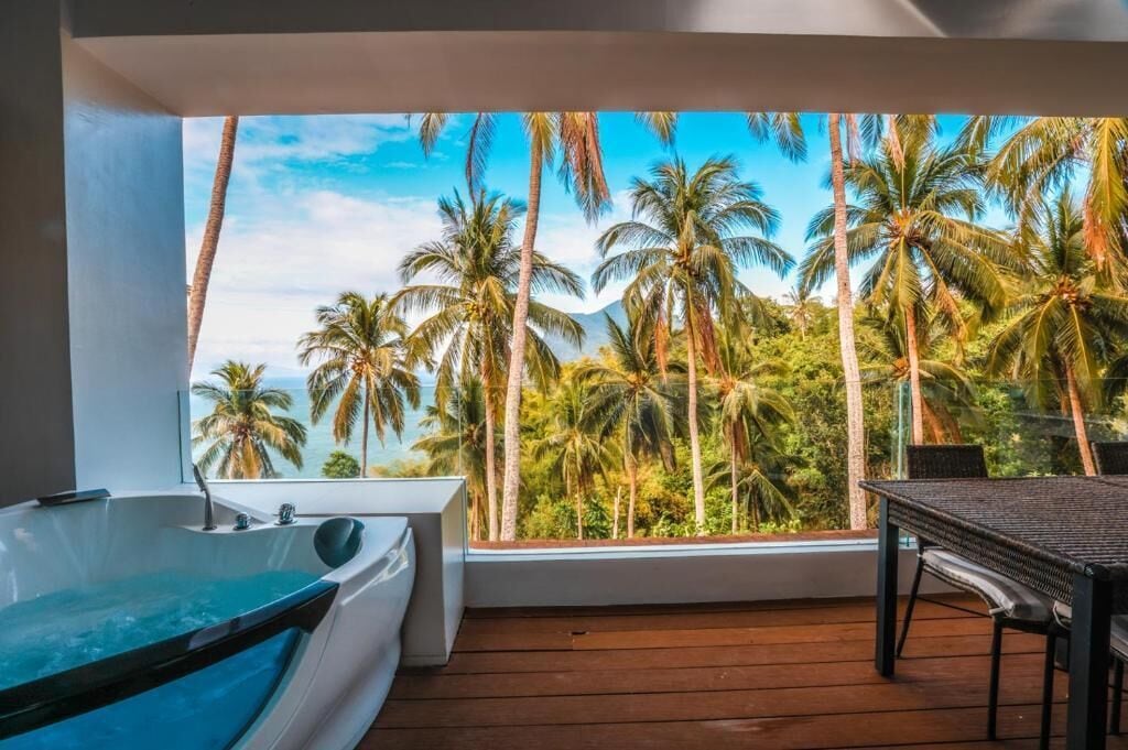 Junior Suite, Hot Tub, Lake View | WiFi (free)