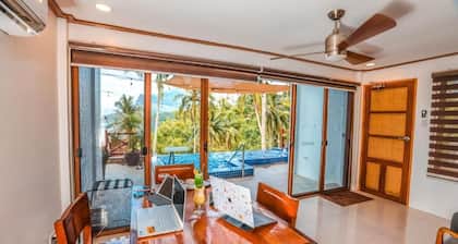 Noni's Resort