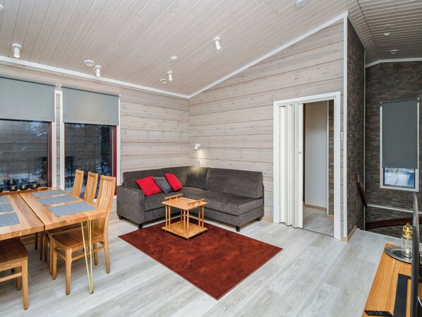 Unclassified image, 1 of 33, button - Tuiskukuru b by Interhome (Inari)