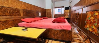 Meena Guest House