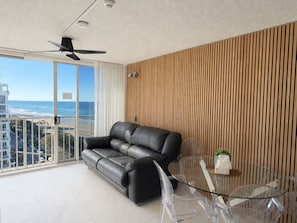 Living area - Beachside Ocean View 1BR Central Surfers (Surfers Paradise)
