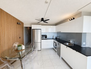Private kitchen - Beachside Ocean View 1BR Central Surfers (Surfers Paradise)