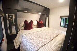 Room - White Rapid Glamping |Juniata Riverfront (Mcveytown)