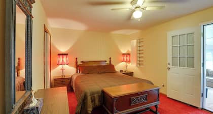 Near Parks, History & Wineries! Lexington Home