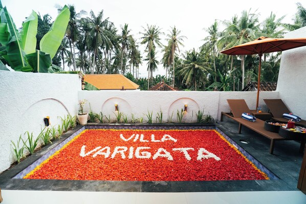 Vila lua de mel, sacada | Piscina