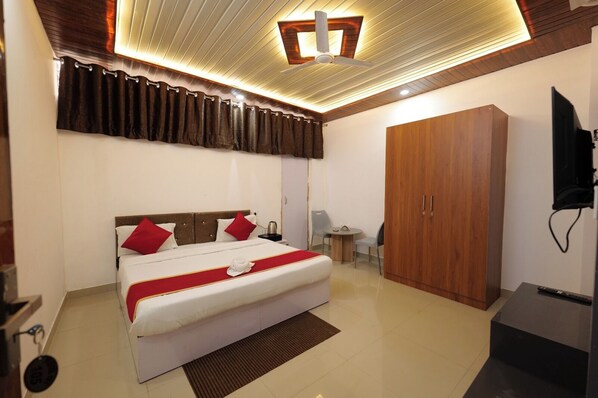 Deluxe Room | Desk, free WiFi - Hotel 101 (Noida)