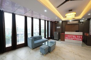 Lobby - Hotel 101 (Noida)